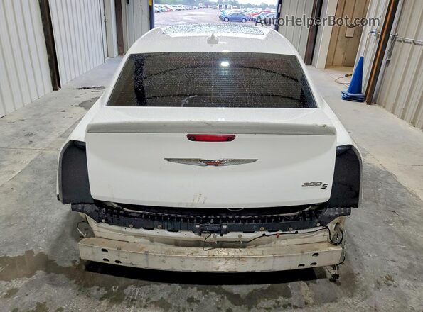 2C3CCABT0JH152668 2018 CHRYSLER 300 Белый Вид сзади