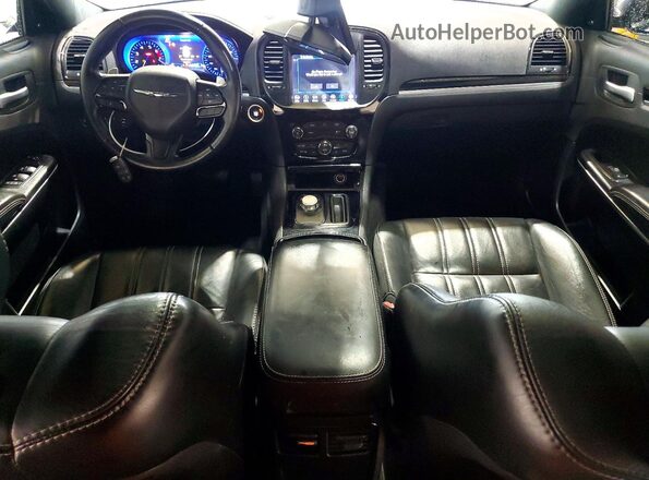2C3CCABT0JH152668 2018 CHRYSLER 300 Белый Вид панели приборов