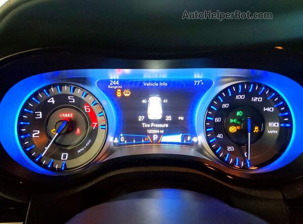 2C3CCABT0JH152668 2018 CHRYSLER 300 Белый Вид щитка приборов