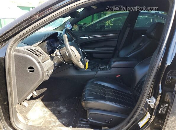 2C3CCABT5KH704909 2019 CHRYSLER 300 Black Front interior view