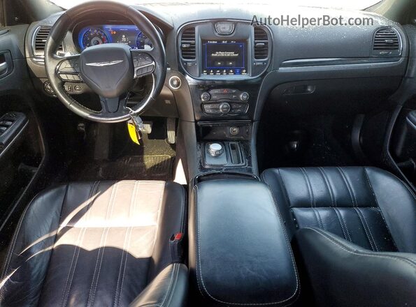 2C3CCABT5KH704909 2019 CHRYSLER 300 Black Dashboard view