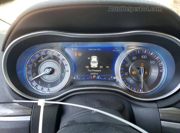 2C3CCADG1NH154659 2022 CHRYSLER 300 White ხელსაწყოთა პანელის ხედი