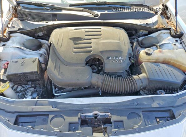 2C3CCADG1NH154659 2022 CHRYSLER 300 White უკანა სალონის ხედი