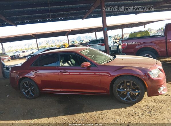2C3CCADG5PH573309 2023 CHRYSLER 300 Red Rear interior view