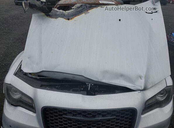2C3CCADG6PH664993 2023 CHRYSLER 300 Серебряный Вид задней части салона