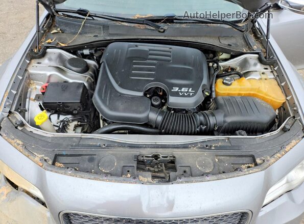 2C3CCAEG1HH662763 2017 CHRYSLER 300 Gray Widok wnętrza z tyłu