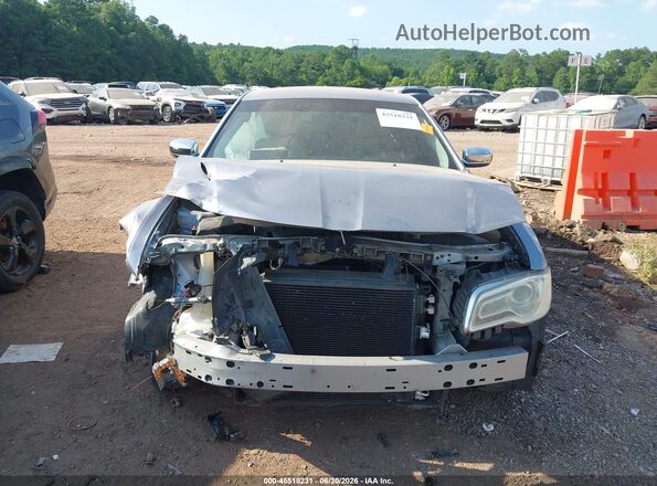 2C3CCAEG1JH142679 2018 CHRYSLER 300 Silver Rear interior view