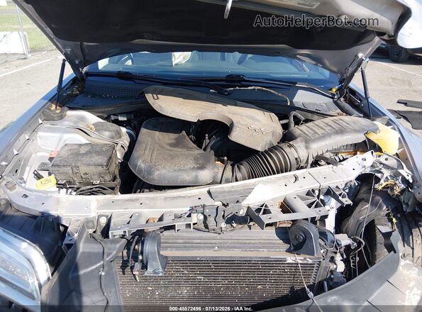 2C3CCAEG1JH244046 2018 CHRYSLER 300 Silver Rear view