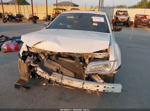 2C3CCAEG2JH127169 2018 CHRYSLER 300 Белый Вид спереди