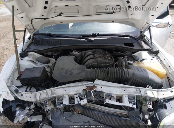 2C3CCAEG2JH127169 2018 CHRYSLER 300 Белый Вид сзади
