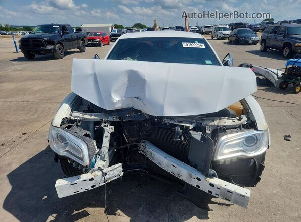 2C3CCAEG3JH194024 2018 CHRYSLER 300 White Դիմացի տեսք