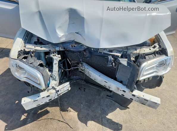 2C3CCAEG3JH194024 2018 CHRYSLER 300 White Սալոնի հետևի տեսք