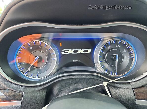 2C3CCAEG5HH632665 2017 CHRYSLER 300 Red Instrument cluster view