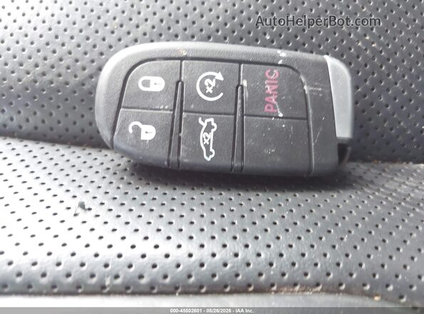2C3CCAEG7HH564448 2017 CHRYSLER 300 Silver Vista del salpicadero