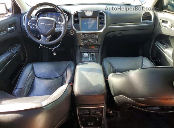 2C3CCAEG7HH586756 2017 CHRYSLER 300 Silver Vista del salpicadero