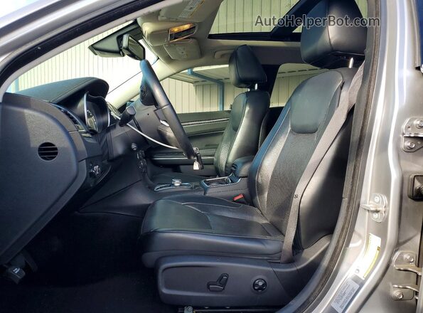 2C3CCAEG7HH586756 2017 CHRYSLER 300 Silver Vista interior delantera