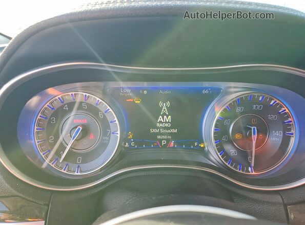 2C3CCAEG7HH586756 2017 CHRYSLER 300 Silver Vista del cuadro de instrumentos