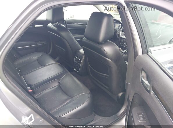 2C3CCAEG9HH570493 2017 CHRYSLER 300 Silver Widok naklejki z numerem VIN