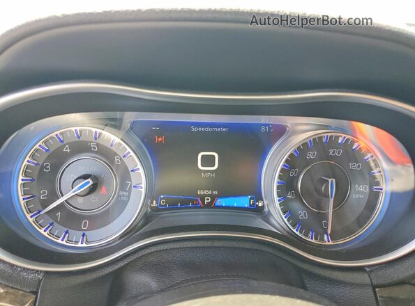2C3CCAEG9KH528073 2019 CHRYSLER 300 Charcoal Vista del cuadro de instrumentos