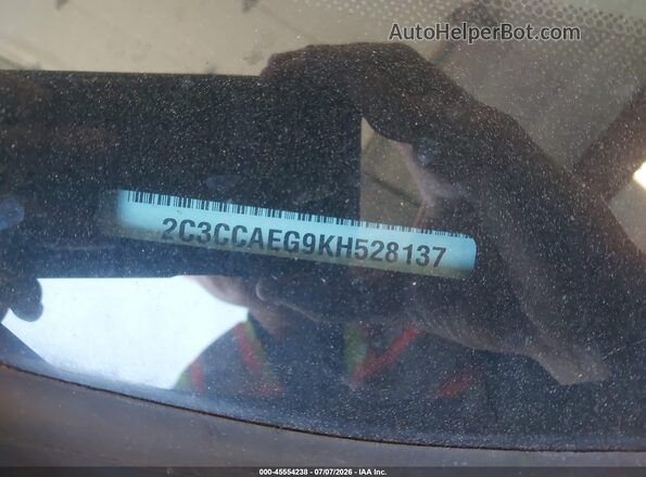 2C3CCAEG9KH528137 2019 CHRYSLER 300 Black Vista del compartimento del motor