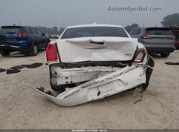 2C3CCAEGXJH296369 2018 CHRYSLER 300 White Widok z przodu