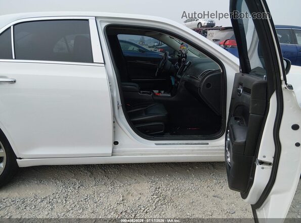 2C3CCAEGXJH296369 2018 CHRYSLER 300 White Widok wnętrza z przodu