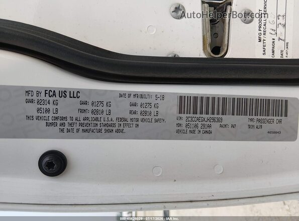 2C3CCAEGXJH296369 2018 CHRYSLER 300 White Widok komory silnika