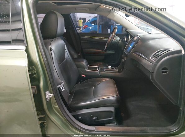 2C3CCAEGXJH324512 2018 CHRYSLER 300 Green Widok wnętrza z przodu