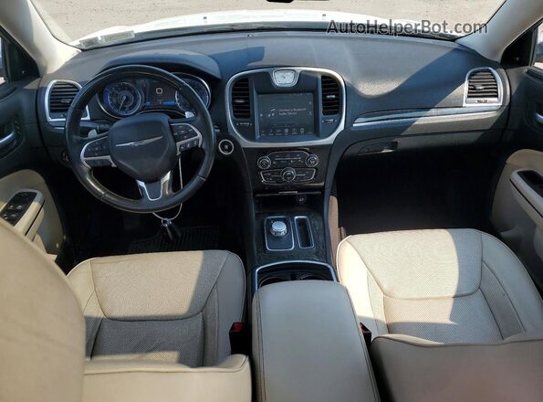 2C3CCAET2GH238813 2016 CHRYSLER 300 White Вид панелі приладів
