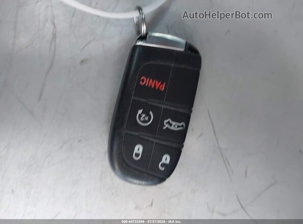 2C3CCAETXHH521882 2017 CHRYSLER 300 Черный Вид панели приборов