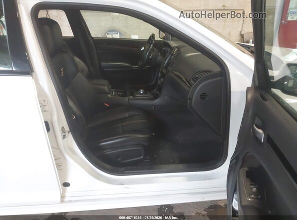2C3CCAGG1HH582697 2017 CHRYSLER 300 White Widok wnętrza z przodu