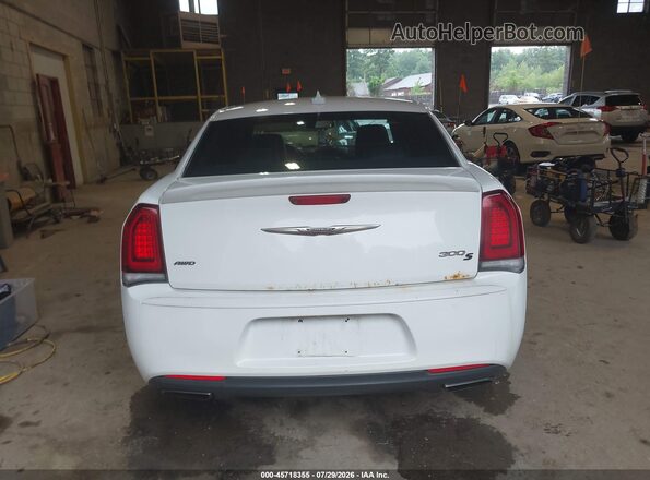 2C3CCAGG1HH582697 2017 CHRYSLER 300 White 