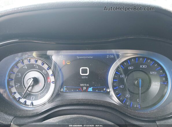 2C3CCAGG1JH296614 2018 CHRYSLER 300 Silver Widok tylnych siedzeń