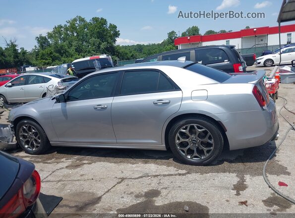 2C3CCAGG1JH296614 2018 CHRYSLER 300 Silver Widok wnętrza 360 stopni