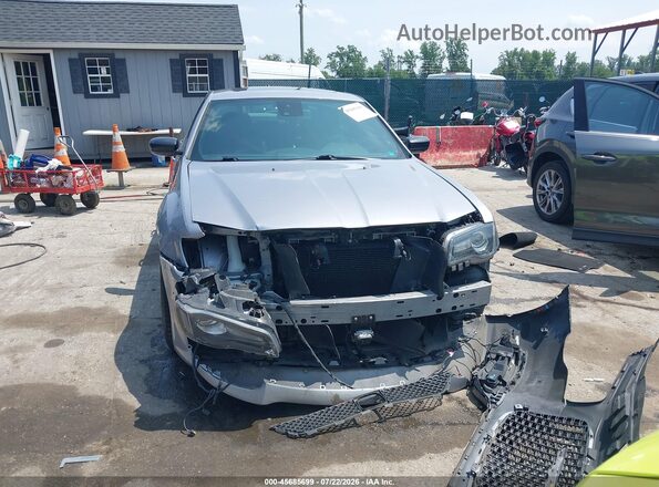 2C3CCAGG1JH296614 2018 CHRYSLER 300 Silver Widok zestawu wskaźników