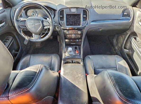2C3CCAGG3JH268622 2018 CHRYSLER 300 Red წინა პანელის ხედი