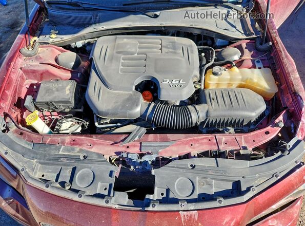 2C3CCAGG3JH268622 2018 CHRYSLER 300 Red უკანა სალონის ხედი