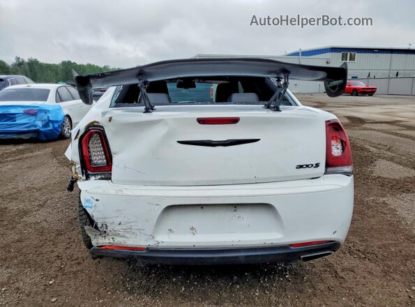 2C3CCAGG3JH293617 2018 CHRYSLER 300 White Հետևի տեսք