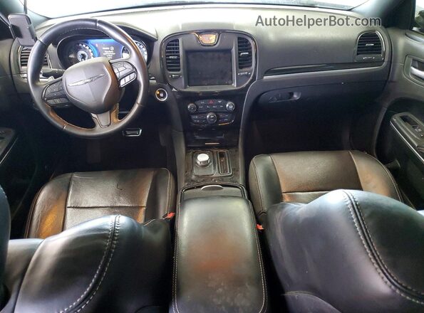 2C3CCAGG3JH293746 2018 CHRYSLER 300 Серебряный Вид панели приборов