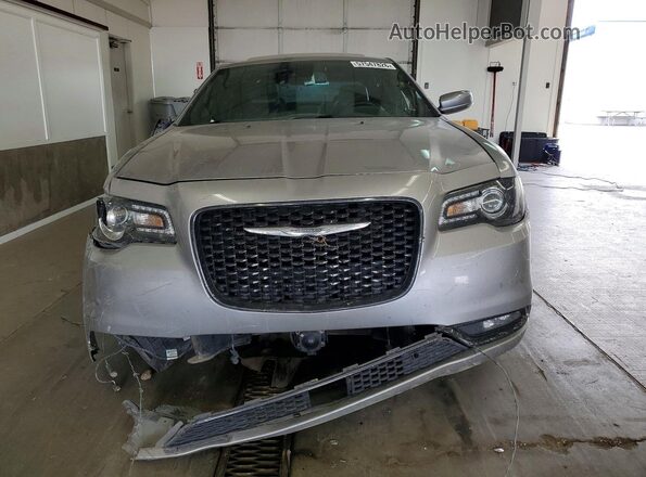 2C3CCAGG3JH293746 2018 CHRYSLER 300 Серебряный Вид спереди