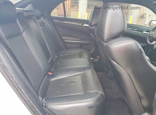 2C3CCAGG6HH540333 2017 CHRYSLER 300 White Rear seats view