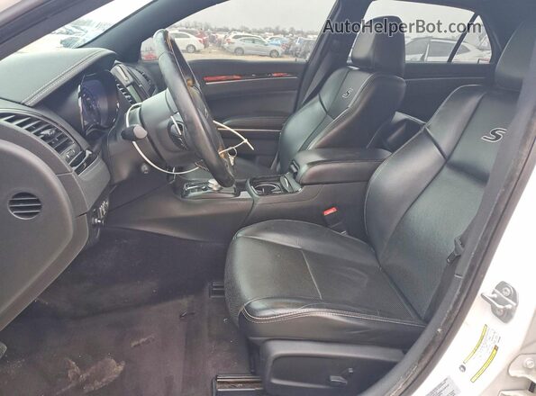 2C3CCAGG6HH540333 2017 CHRYSLER 300 White Front interior view
