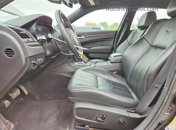 2C3CCAGG7GH248883 2016 CHRYSLER 300 Черный Вид салона спереди