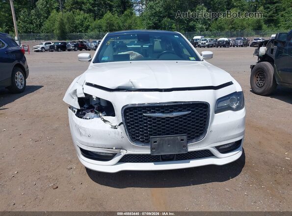 2C3CCAGG7JH202154 2018 CHRYSLER 300 White Widok zestawu wskaźników