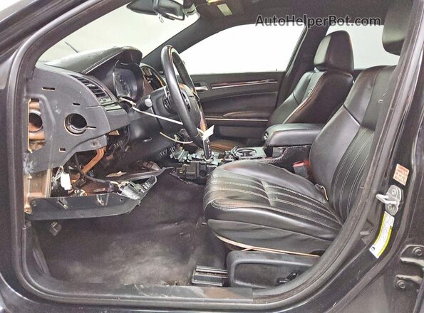 2C3CCAGG8JH226558 2018 CHRYSLER 300 Black Widok wnętrza z przodu