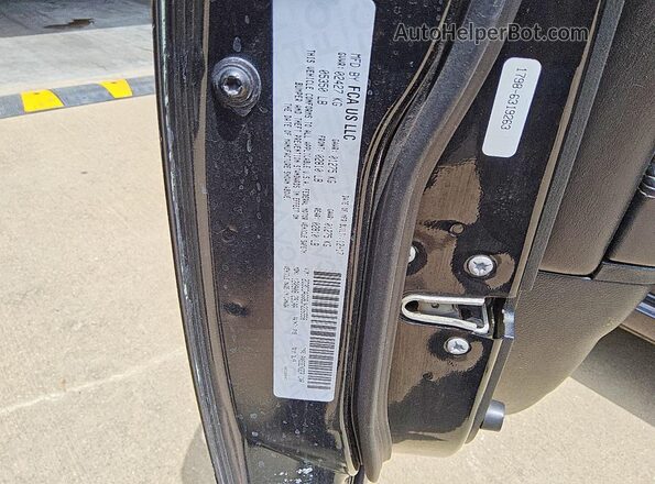 2C3CCAGG8JH226558 2018 CHRYSLER 300 Black Widok komory silnika