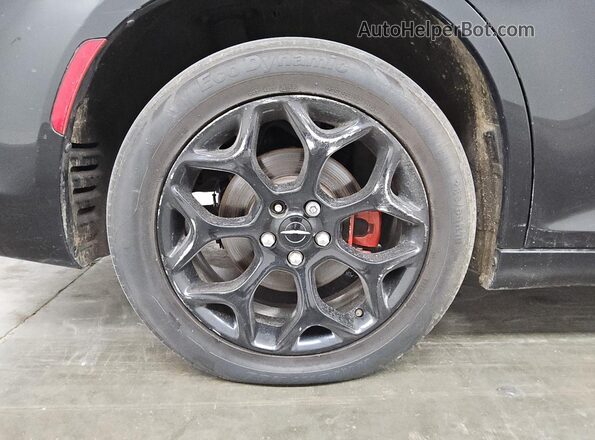 2C3CCAGG8JH226558 2018 CHRYSLER 300 Black 