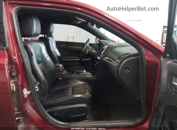 2C3CCAGG8JH268079 2018 CHRYSLER 300 Red Widok wnętrza z przodu