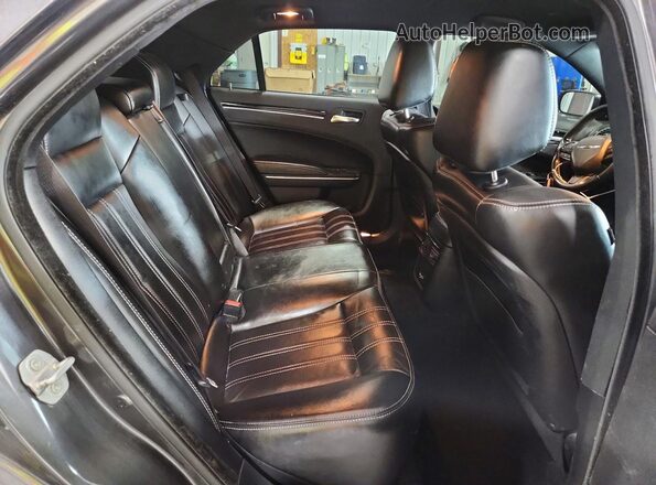 2C3CCAGG8KH648945 2019 CHRYSLER 300 Gray Вид задніх сидінь