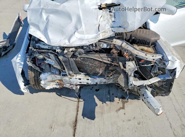 2C3CCAGG9JH267183 2018 CHRYSLER 300 White Rear interior view